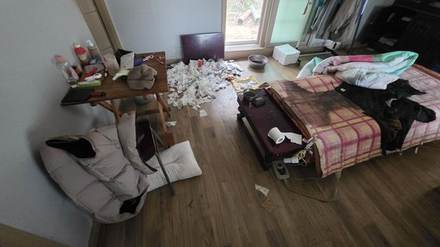 방 안 쓰레기 정리 전 · 시공 전 - 더클린컴퍼니